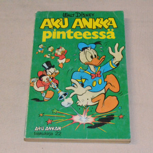 Aku Ankan taskukirja 22 Aku Ankka pinteessä (1.p.)